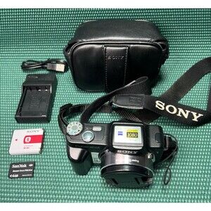 Sony Cyber-Shot DSC-H3 8.1MP Digital Still Camera Black W/Battery & 4GB Memory